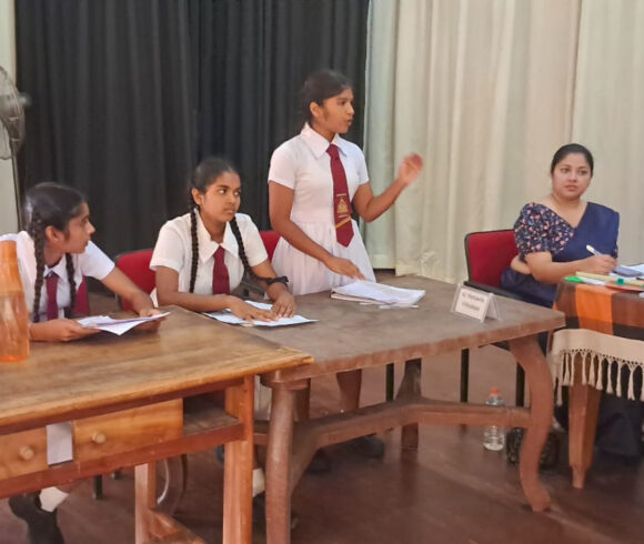 First Round of Interschool Debate Competition Successfully Concludes